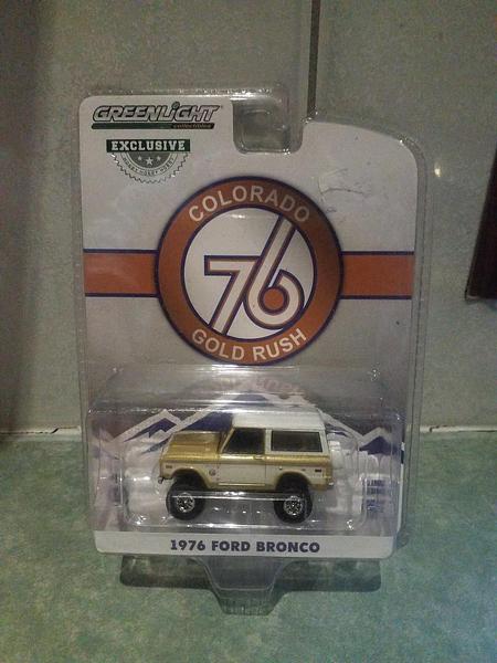 1/64 scale 1976 Ford BRONCO GREENLIGHT